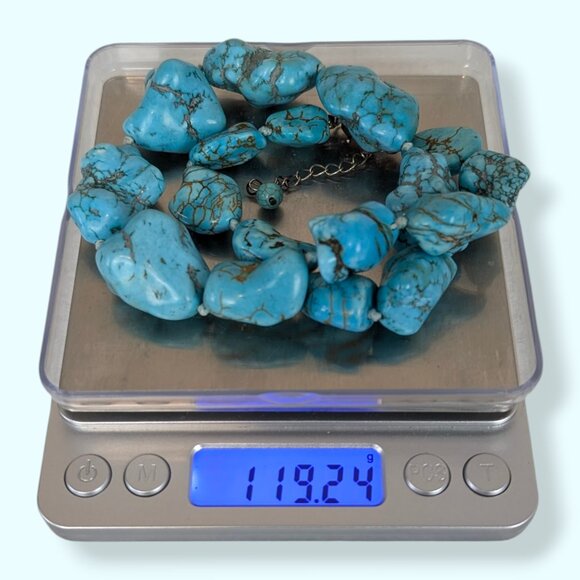 V. Graduated Chunky Dyed Howlite Knotted Necklace - Picture 6 of 6